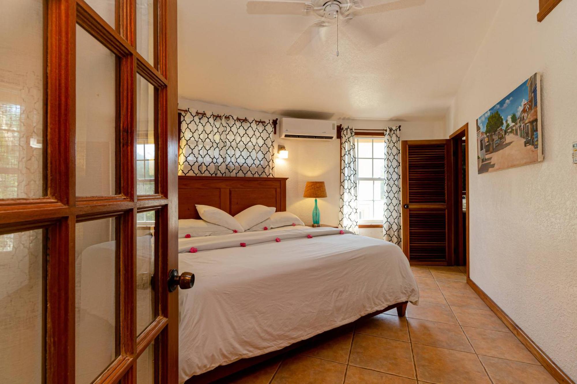 White Sands Cove San Pedro  Esterno foto